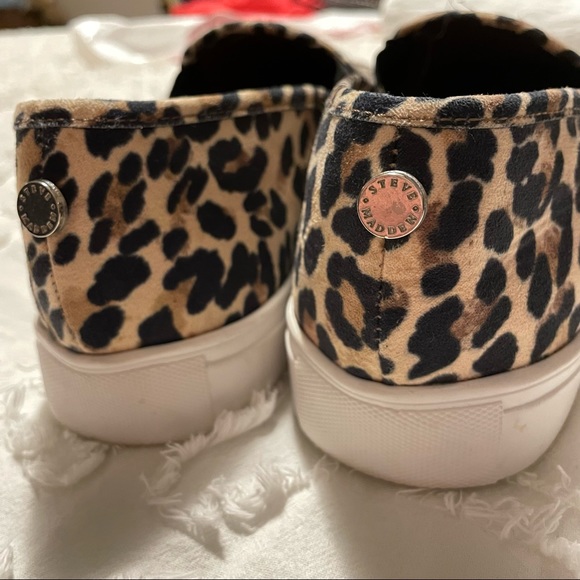 Steve Madden Cheetah Print Slides - Picture 2 of 4